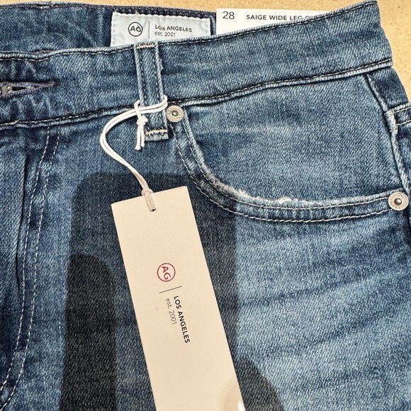 AG Saige Wideleg Crop - Picture 3 of 5